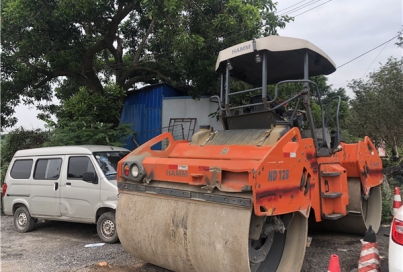 大型双缸压路机